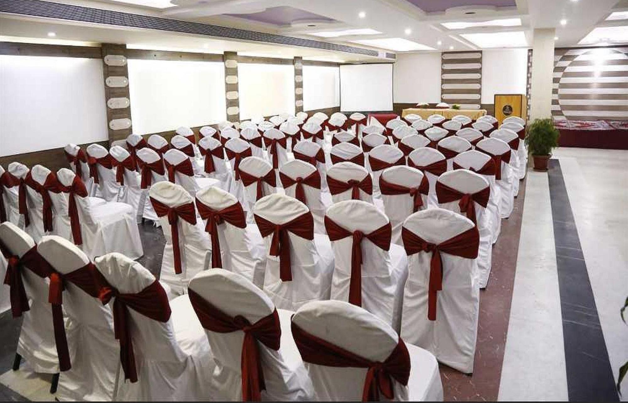 Palette Hotel Nisarga By Sunday Bhopal Buitenkant foto