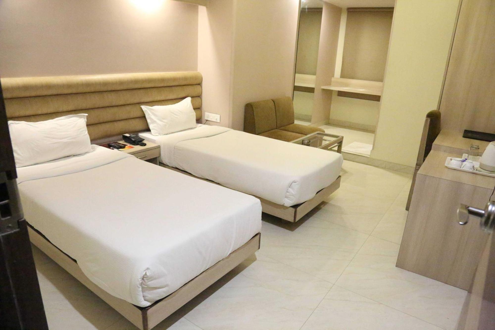 Palette Hotel Nisarga By Sunday Bhopal Buitenkant foto