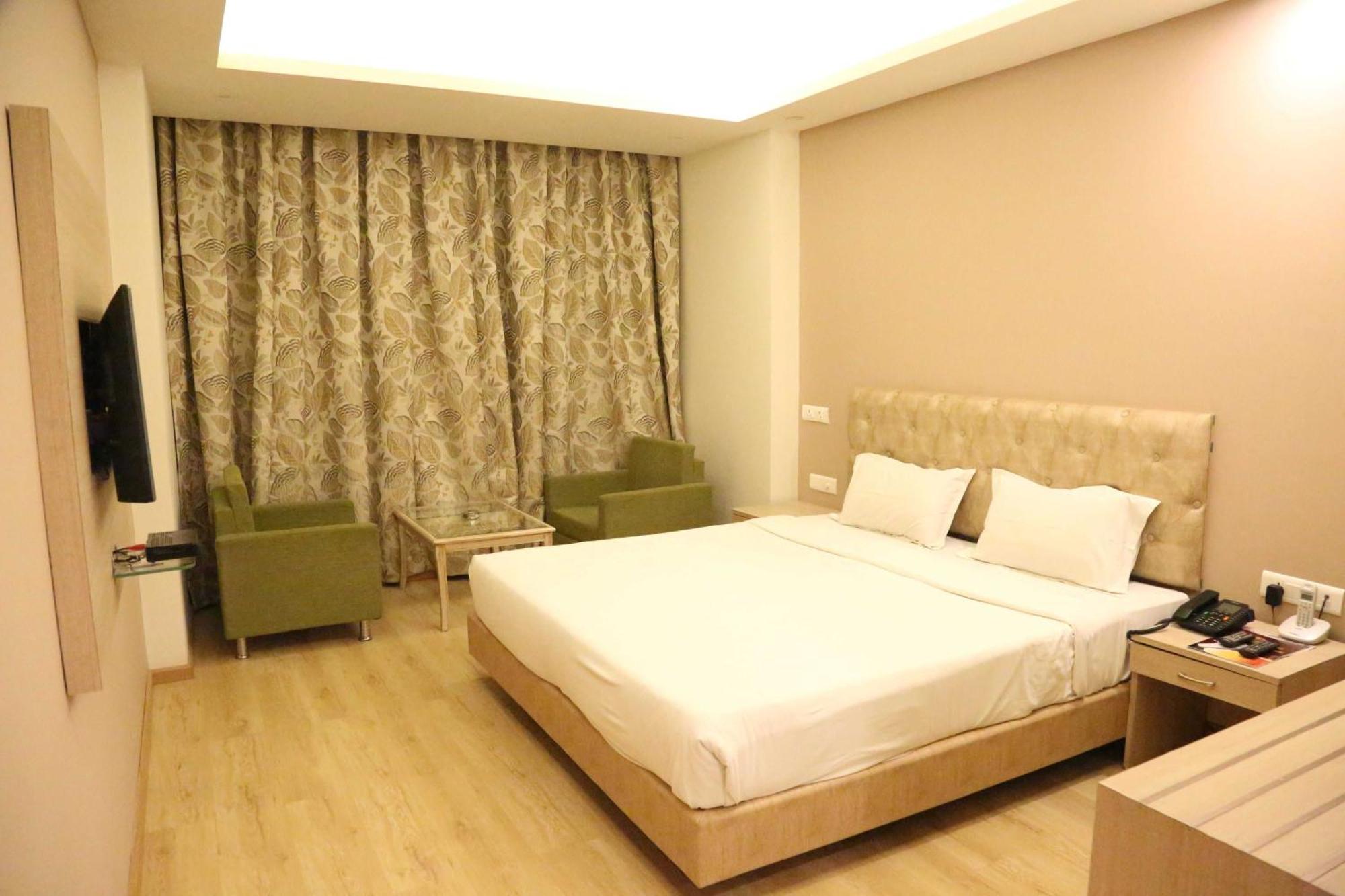 Palette Hotel Nisarga By Sunday Bhopal Buitenkant foto