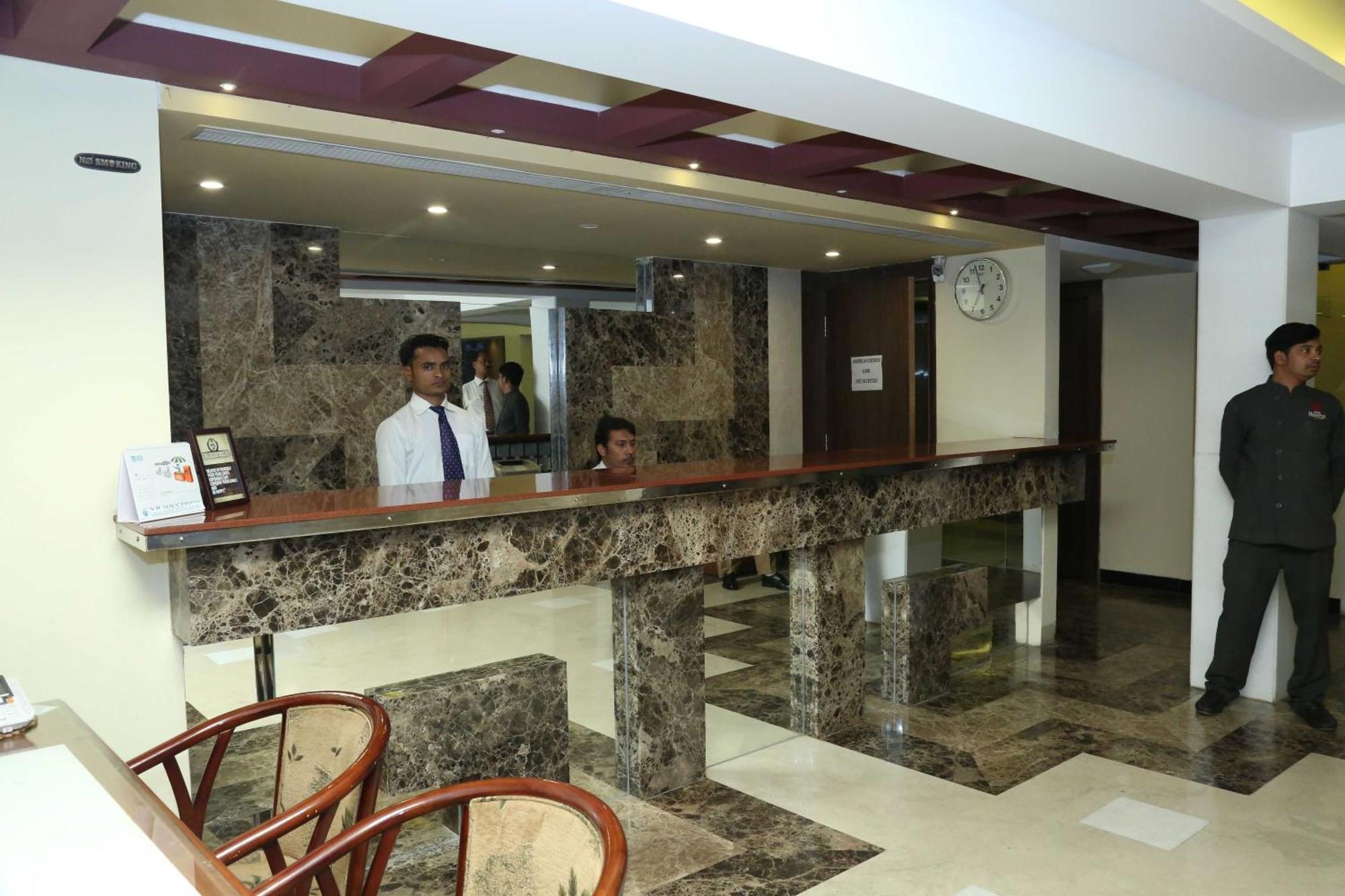 Palette Hotel Nisarga By Sunday Bhopal Buitenkant foto