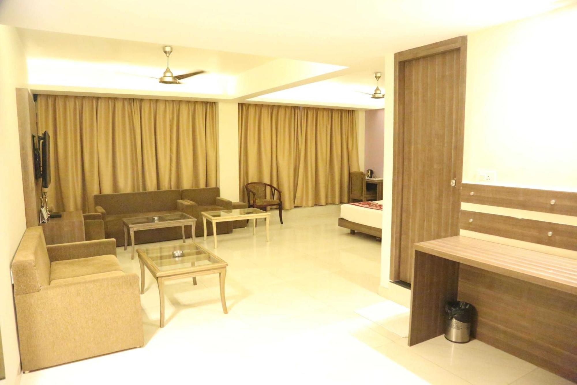 Palette Hotel Nisarga By Sunday Bhopal Buitenkant foto