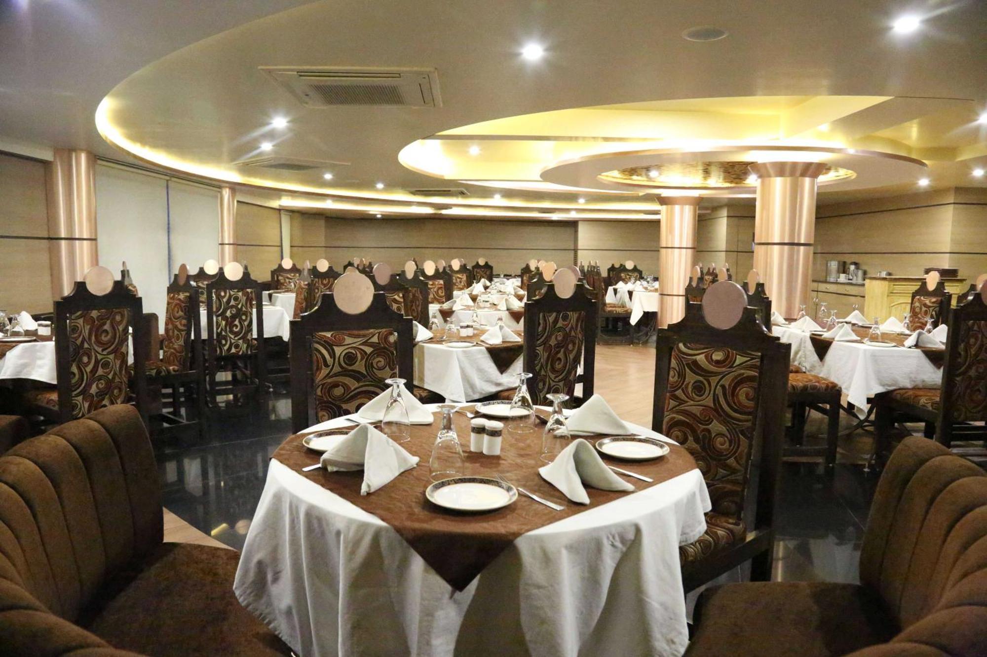 Palette Hotel Nisarga By Sunday Bhopal Buitenkant foto