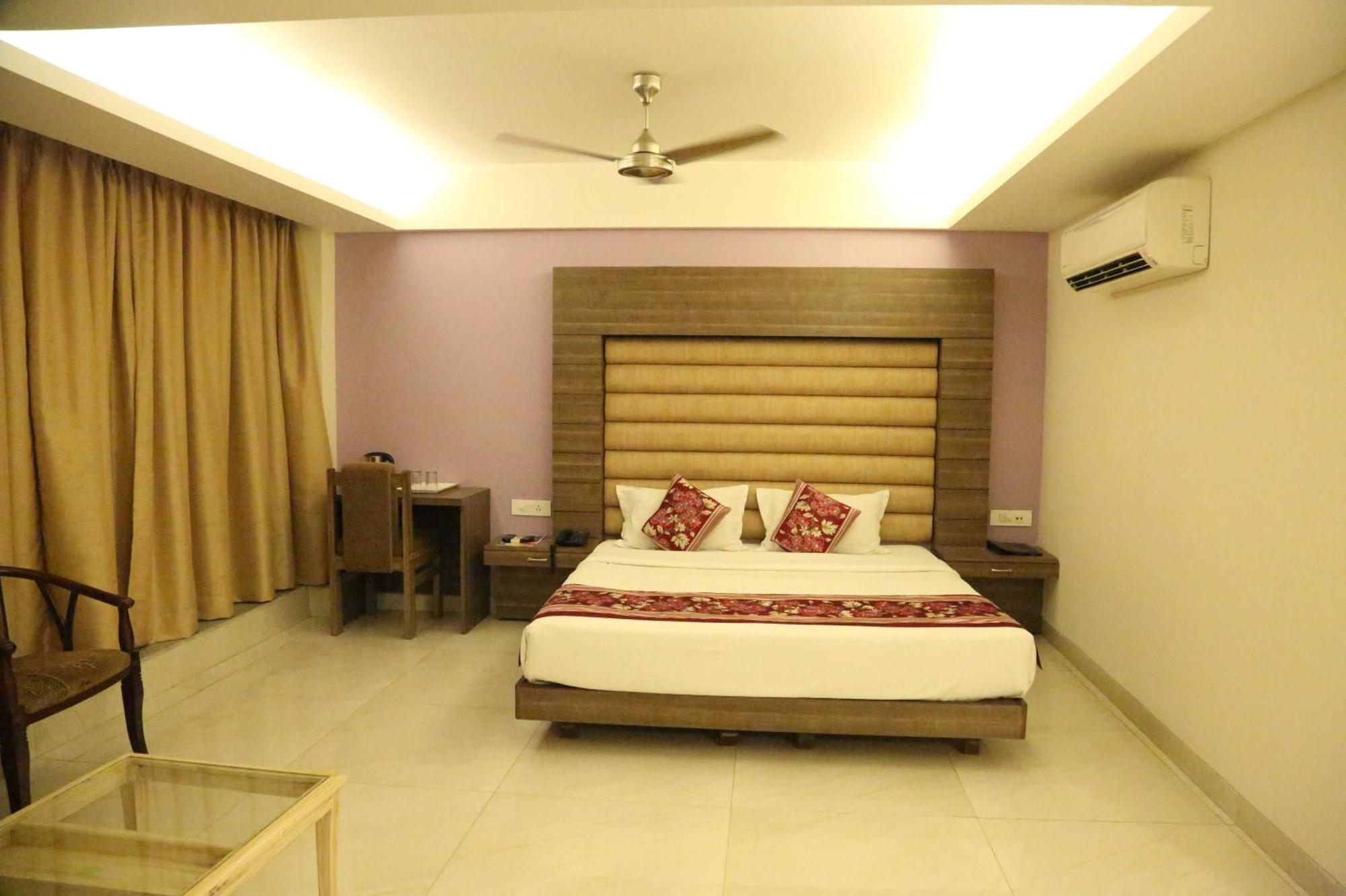 Palette Hotel Nisarga By Sunday Bhopal Buitenkant foto